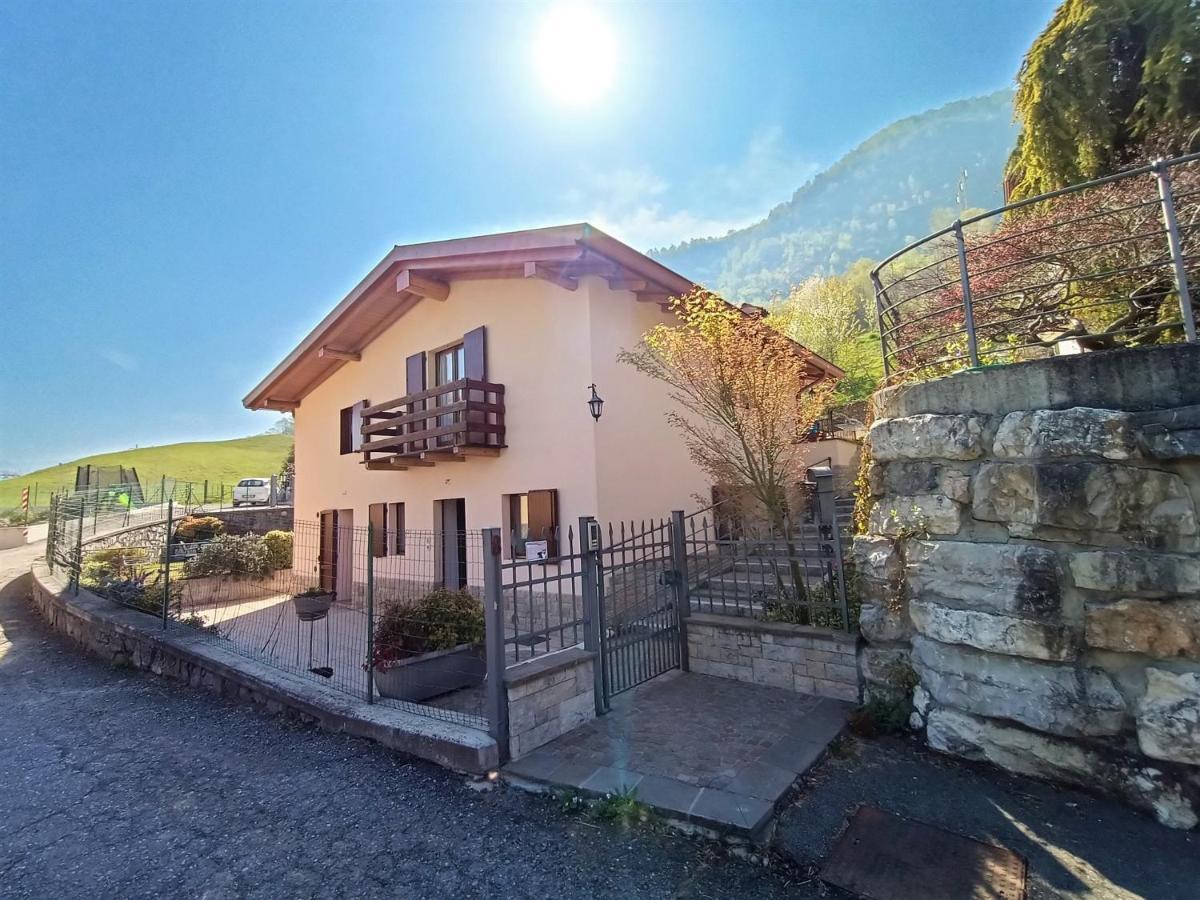 Iseolakerental - Chalet Giulia Sovere المظهر الخارجي الصورة