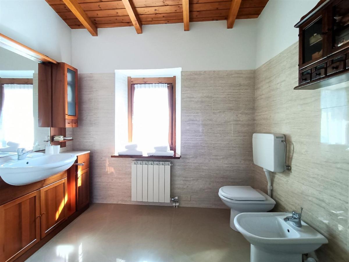 Iseolakerental - Chalet Giulia Sovere المظهر الخارجي الصورة